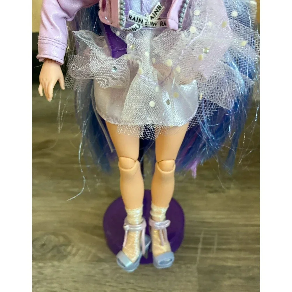 Rainbow High Violet Willow Doll Complete Outfit Stand